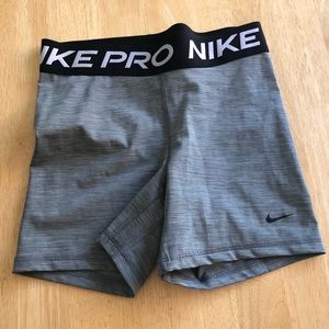 Nike Pro legging shorts size M